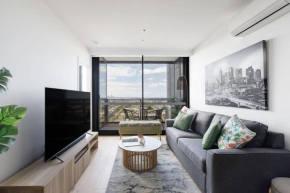 'The Monstera' Chic Urban Retreat with Shared Pool